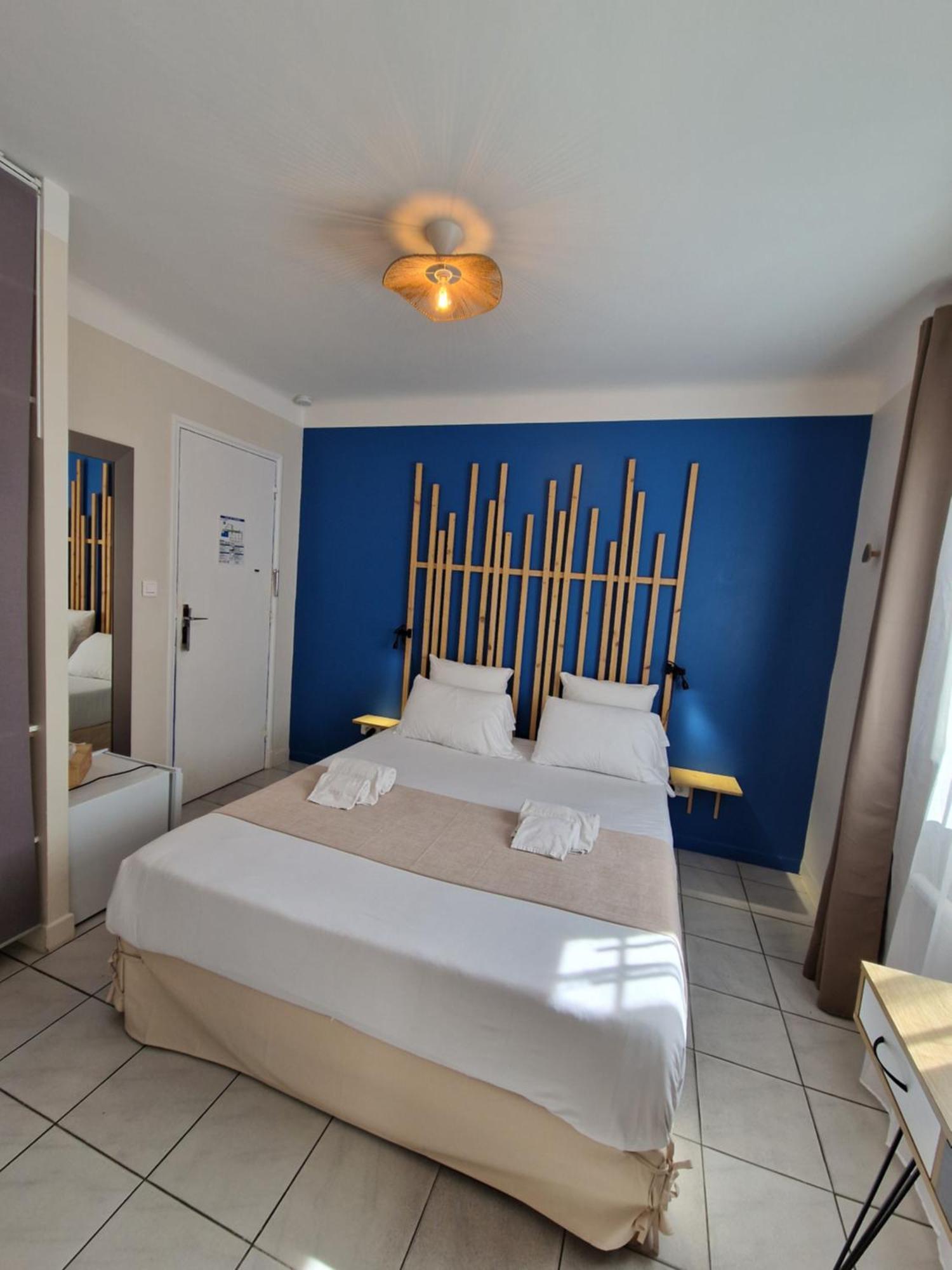 Le Cosy Hotel Saint Aygulf Exterior photo