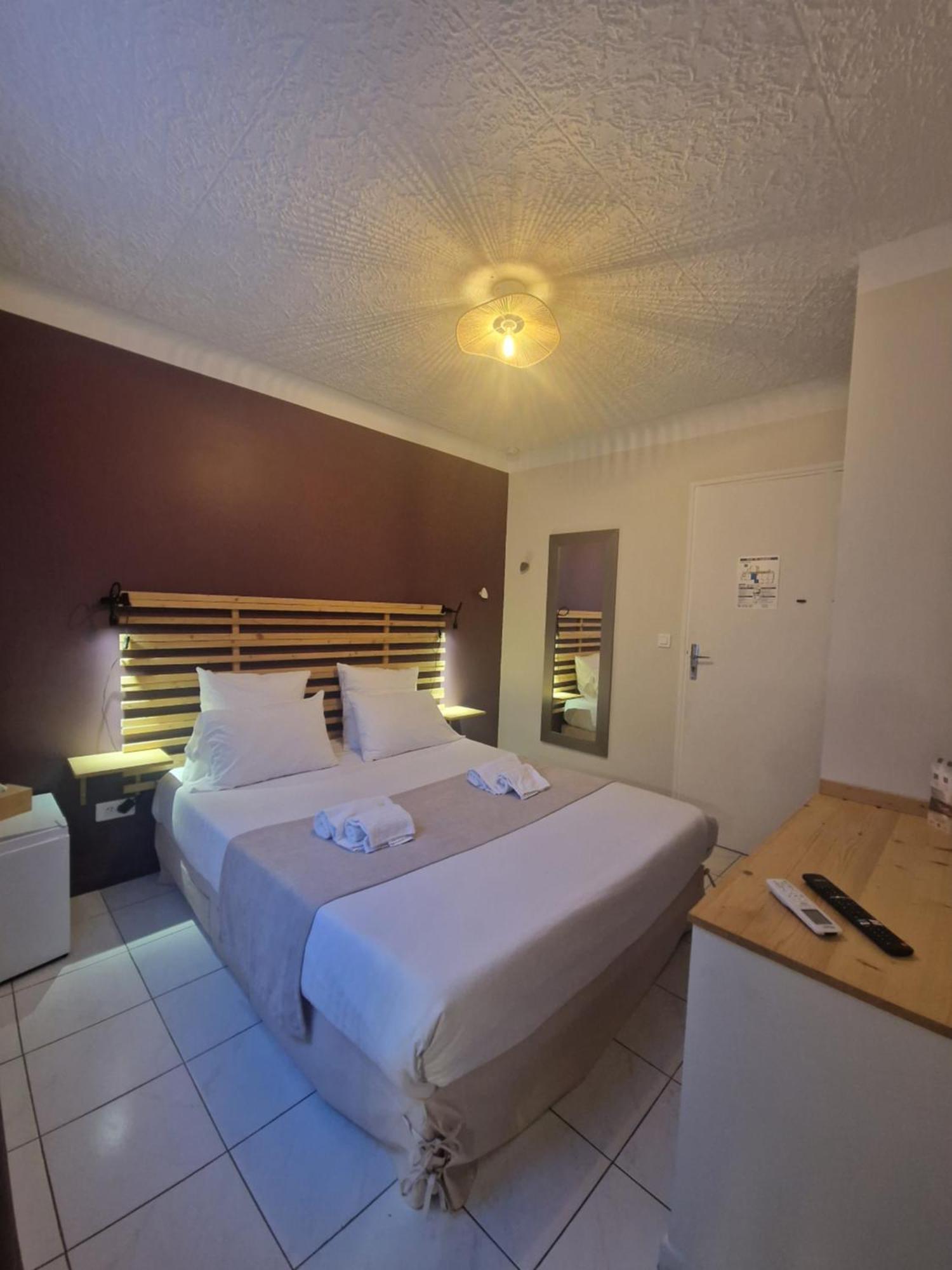 Le Cosy Hotel Saint Aygulf Exterior photo